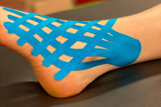 How to apply Kinesiology tape for knee pain - Patella Femoral Syndrome /  Osgood Schlatters Syndrome 